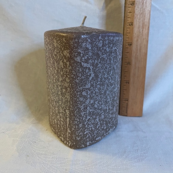 HEART SHAPE CANDLE - Pillar Style - 5x4 Inch - Brown Grey Swirl - Picture 3 of 5